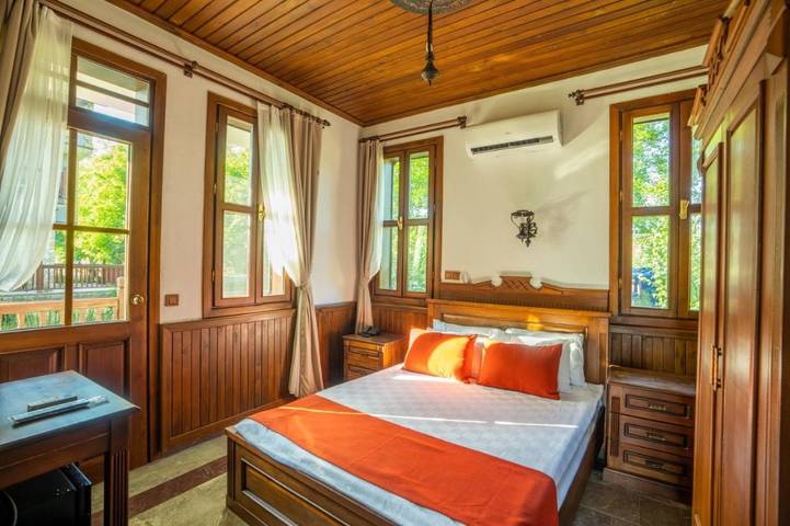 Hôtel pour 2 personnes, avec jardin ainsi que piscine et vue, adapté aux familles - 1