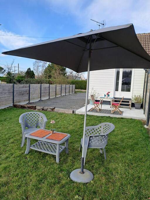 Location de vacances pour 2 personnes, avec Terrasse et Jardin à Bréhal - 4