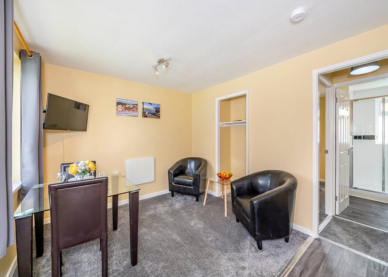 Silver 1 Chalet Slps 2 Pet in Brixham, Torbay