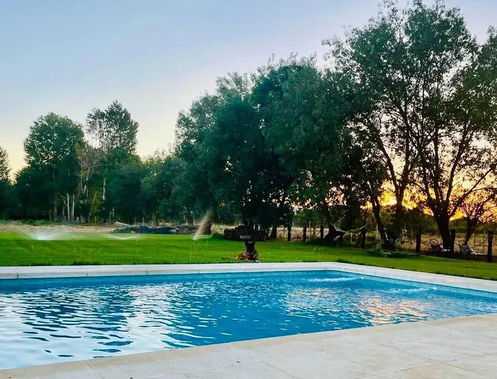 Casa de vacaciones para 12 personas, con vistas y piscina además de piscina para niños y jardín - 1