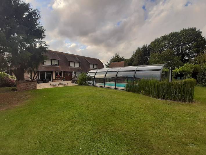 Gîte pour 4 personnes, avec Jacuzzi et Terrasse ainsi que Jardin et Piscine dans l' Eure