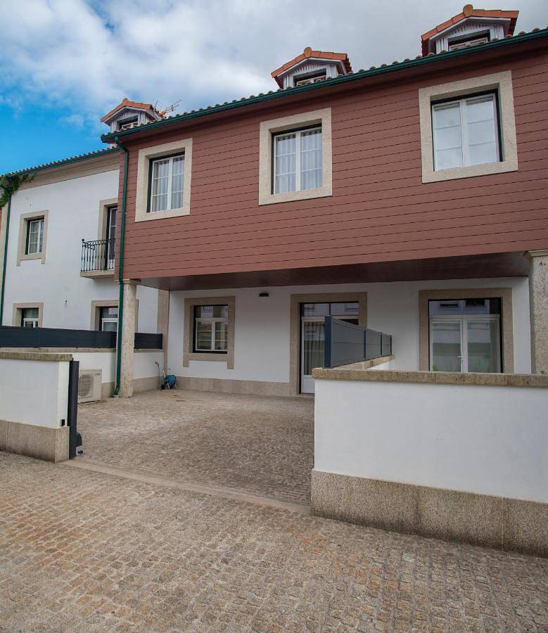 Five-Bedroom House in Monção e Troviscoso, Distrito de Viana do Castelo