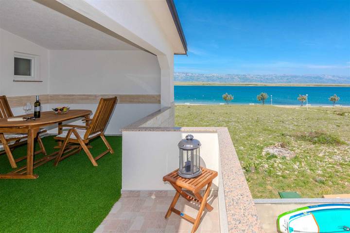Gîte pour 4 personnes, avec balcon et balcon/terrasse dans Vir