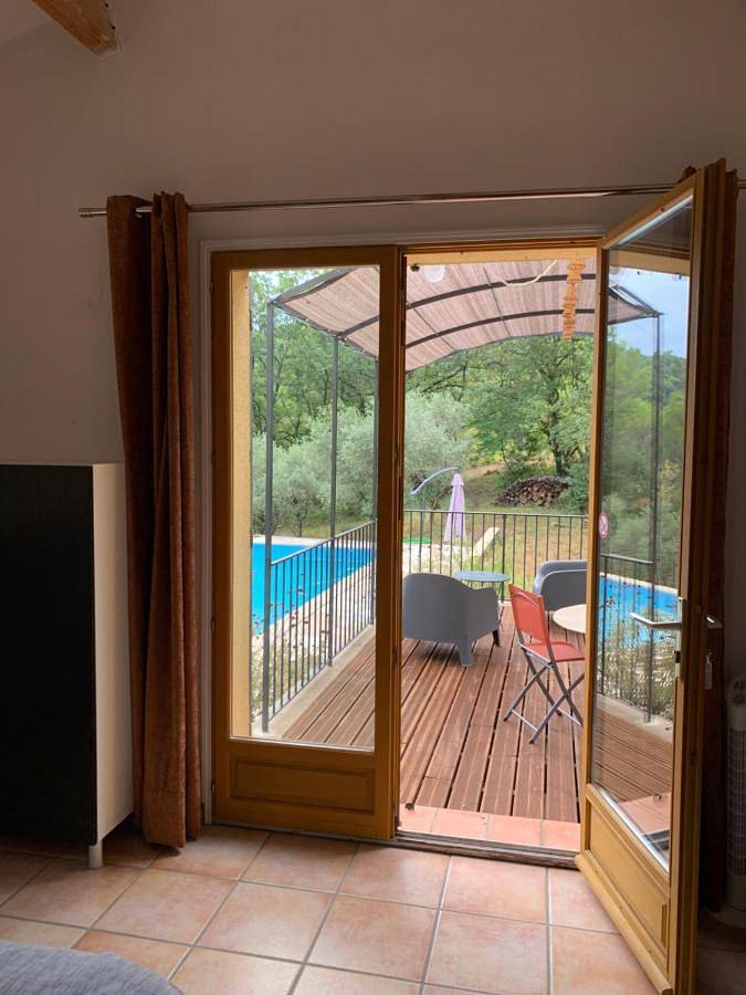 Location de vacances pour 3 personnes, avec piscine et jardin à La Roque-sur-Pernes - 4