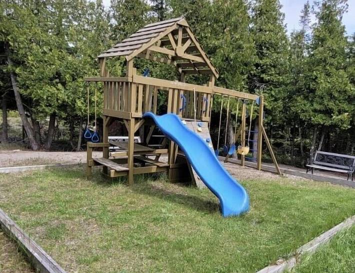 Holiday rental for 10 people, with garden and terrace in Ontario