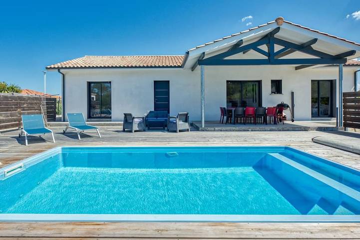 Maison de vacances pour 12 personnes, avec jardin et piscine à Vensac