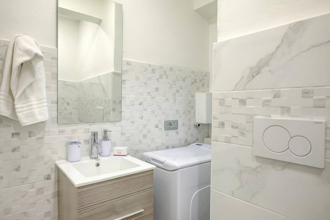 Ganze Wohnung, Patty New Apartment in Laveno Center in Laveno, Laveno-Mombello