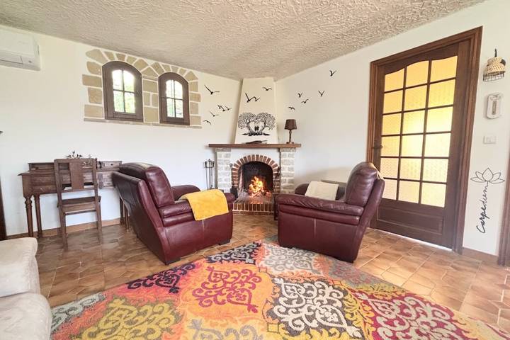 Location de vacances pour 5 personnes, avec jardin, adapté aux familles à Saint-André-de-la-Roche