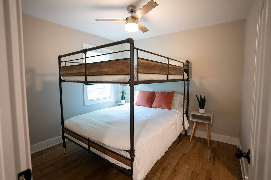 Modern Home - Private Pool & Sauna in Atlanta Suburb / World Cup Ready in Gwinnett County