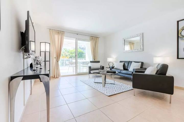 Gîte pour 4 personnes, avec piscine et terrasse dans Port du Mourre-Rouge