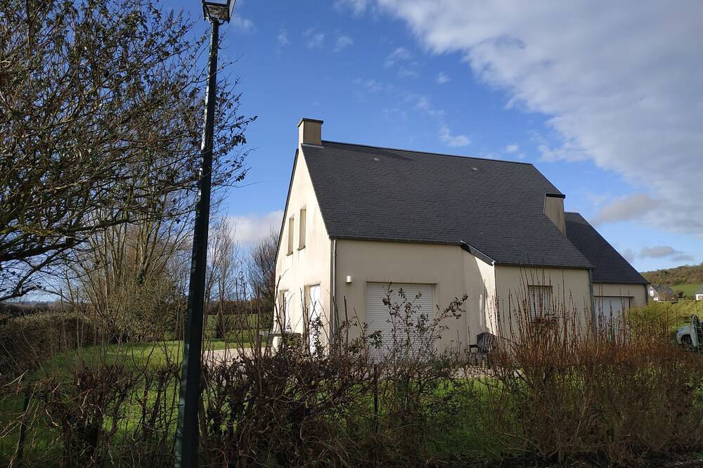 Maison avec terrasse sud, à 2 km de la mer avec Wifi. in Saint-Georges-de-la-Rivière, Côte de la Déroute