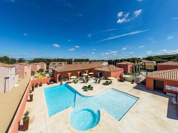 Appart’hôtel pour 4 personnes, avec balcon et jardin ainsi que piscine et sauna