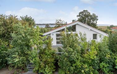 Ferienhaus für 12 Personen, mit Sauna und Garten sowie Whirlpool und Terrasse in Årøsund