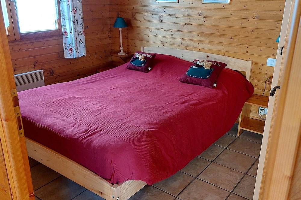 Chalet \"Les Bruyères\", 3 * (Classement Meublé de Tourisme 2025). 4 ch, 2sdb in Le Ménil, Parc naturel régional des Ballons des Vosges