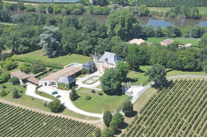 Location de vacances pour 4 personnes, avec jardin ainsi que terrasse et vue à Eynesse - 3