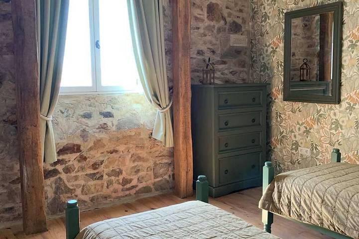 Location de vacances pour 5 personnes, avec jardin, animaux acceptés à La Roche-l'Abeille - 3