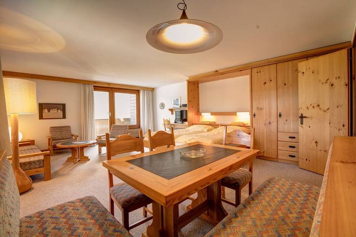 Ferienwohnung für 4 Personen, mit Sauna und Garten sowie Seeblick in Silvaplana