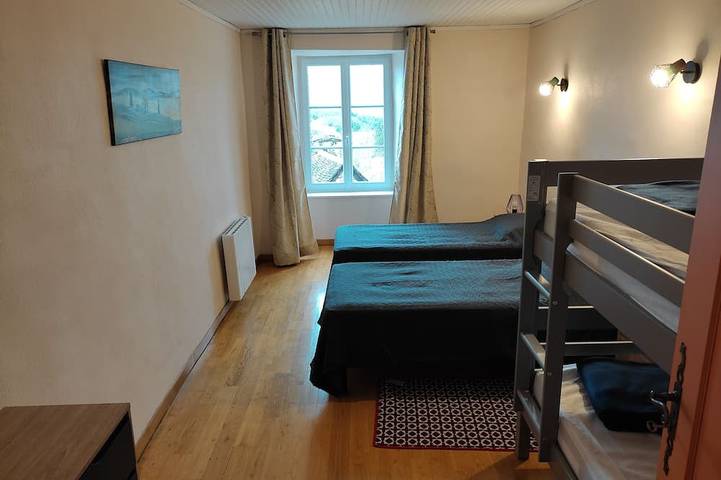 Location de vacances pour 6 personnes, avec jacuzzi ainsi que piscine et jardin à Castelnau-de-Mandailles - 4