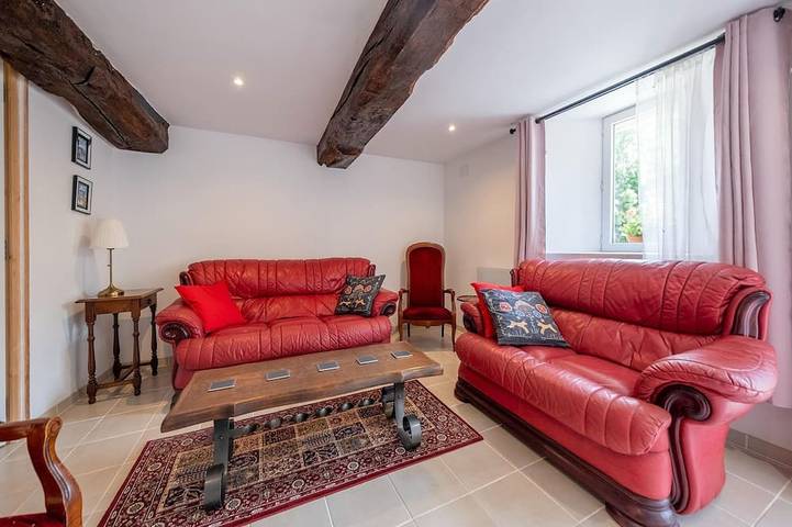 Gîte pour 5 personnes, avec jardin à Villiers-Fossard