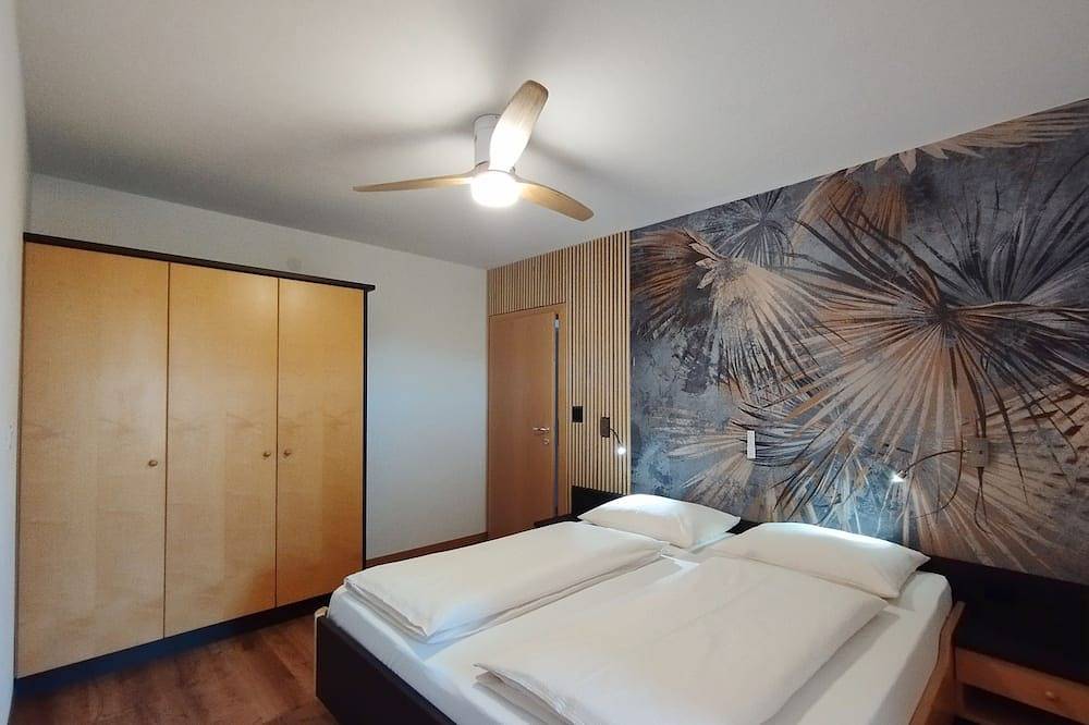 Ganze Wohnung, Sonnige Fw, großer Südbalkon, herrliche Aussicht - Südtirol Guest Pass inclusive in Kuens, Passeiertal