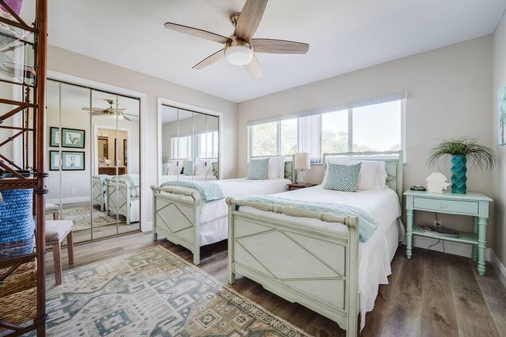 Vacation rental for 4 people, with yard and balcony as well as pool in Deerfield Beach