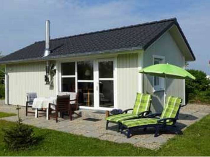Ferienhaus für 4 Personen, mit Terrasse und Garten sowie Seeblick in Schlei
