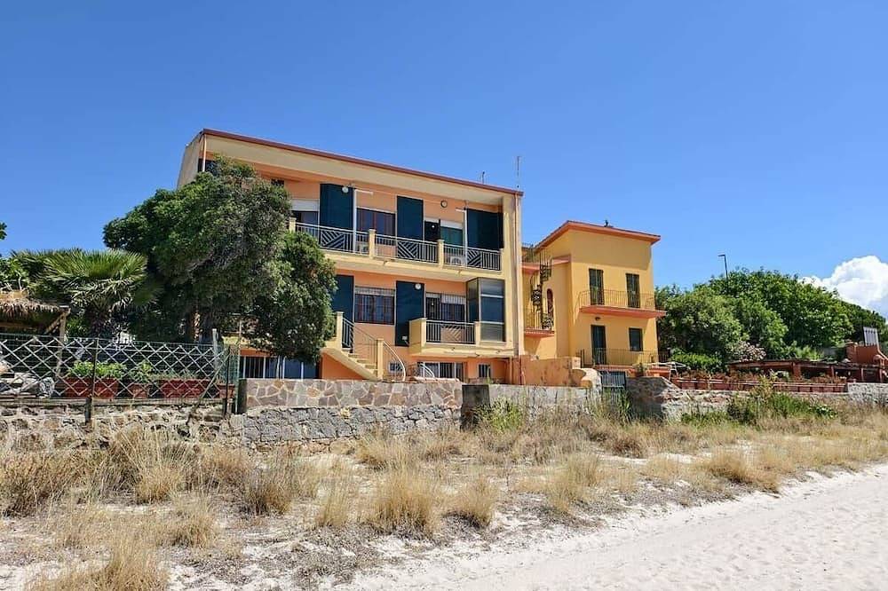 Villa Nina | Accesso diretto Spiaggia, giardino e Vista Mare in Poetto (Cagliari), Quartu Sant'Elena