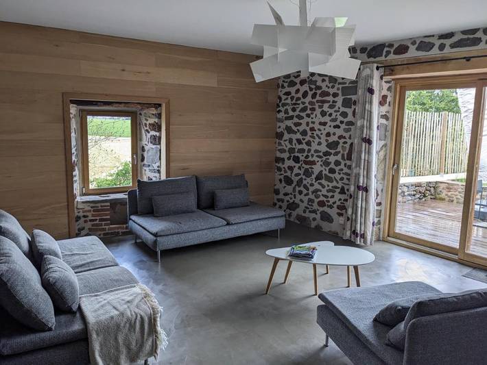 Location de vacances pour 8 personnes, avec terrasse et jardin, animaux acceptés à Saint-Just-près-Brioude - 3