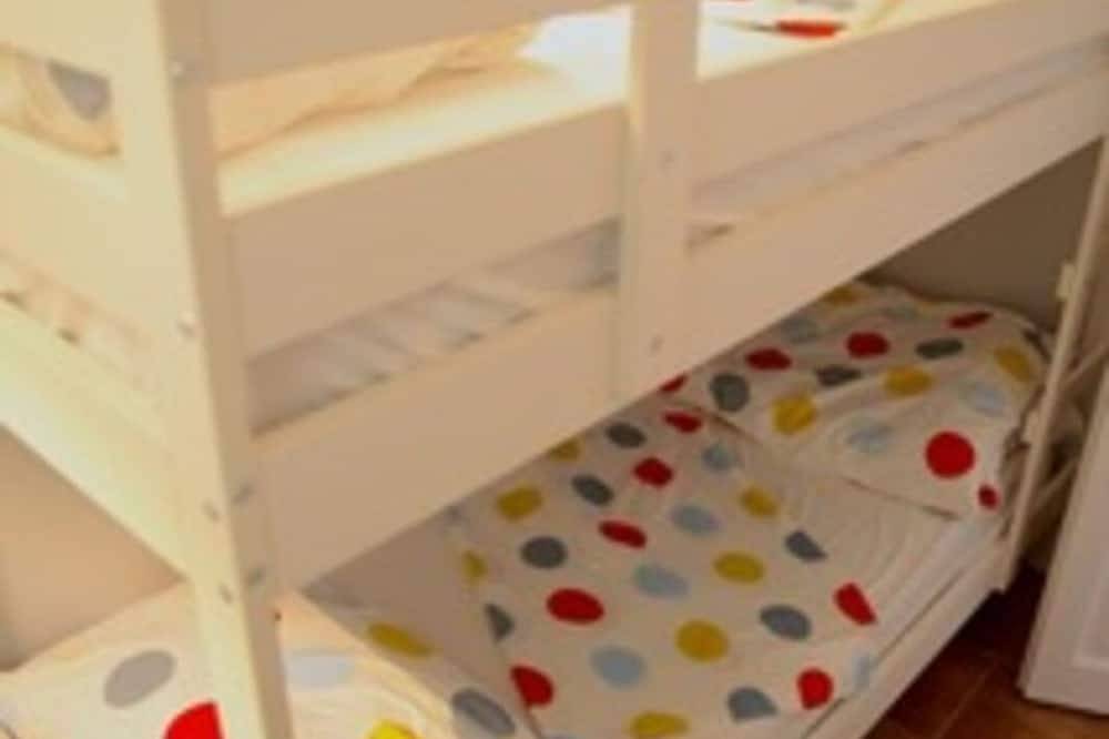 Apartment with pool in the Camargue - family time in a great complex in Saint-Laurent-d'Aigouze, Côte d'Améthyste