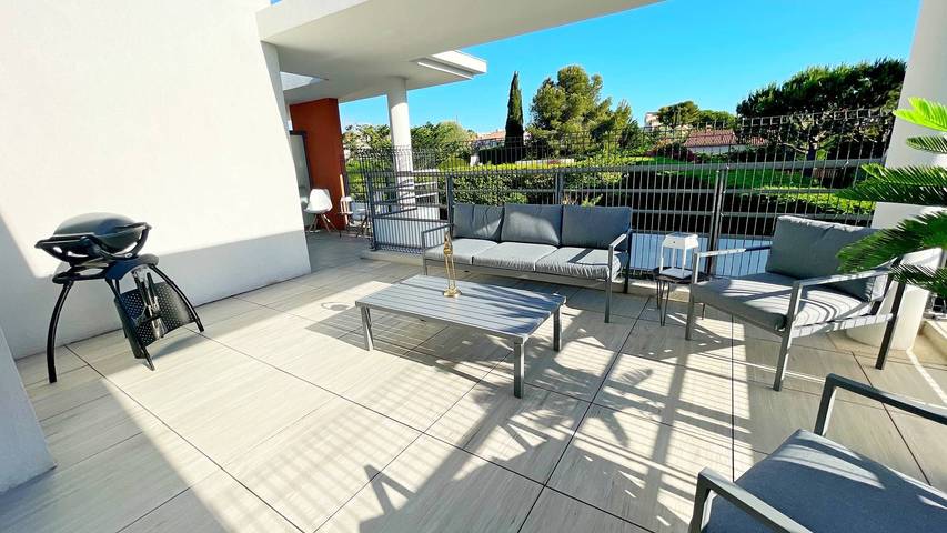 Ferienwohnung für 4 Personen, mit Pool in Antibes - 2