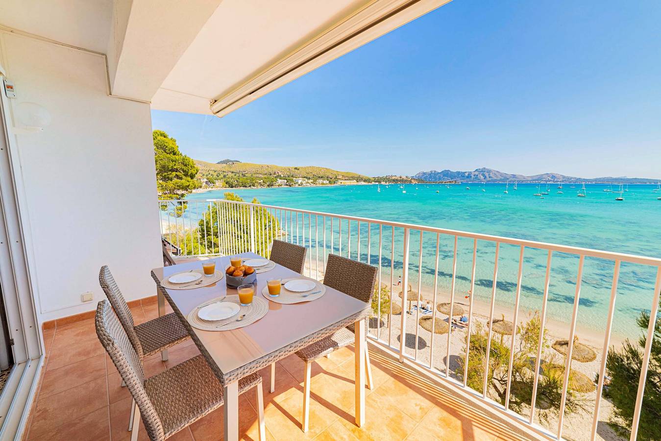 Appartement entier, Seafront Apartment Voramar 31 in Port de Pollença, Pollença