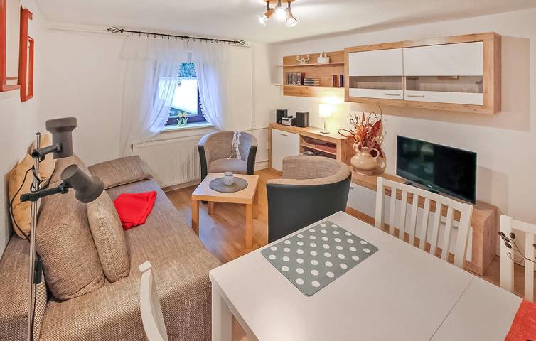 Ganze Ferienwohnung, Gemütlicher Rückzugsort am Strand mit Terrasse und Parkplatz in Malchow, Fleesensee