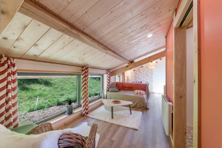 Vacation rental for 5 people, with Yard in Jura
