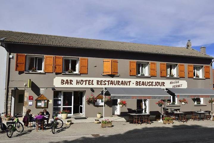Hôtel pour 4 personnes, avec terrasse et jardin, animaux acceptés à Le Béage