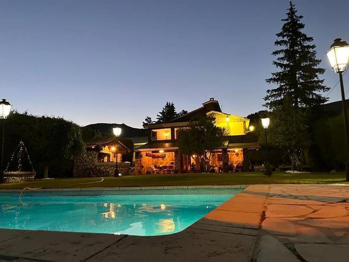 Casa rural para 8 personas, con Balcón y Terraza además de Jardín y Piscina en Miraflores (Madrid)