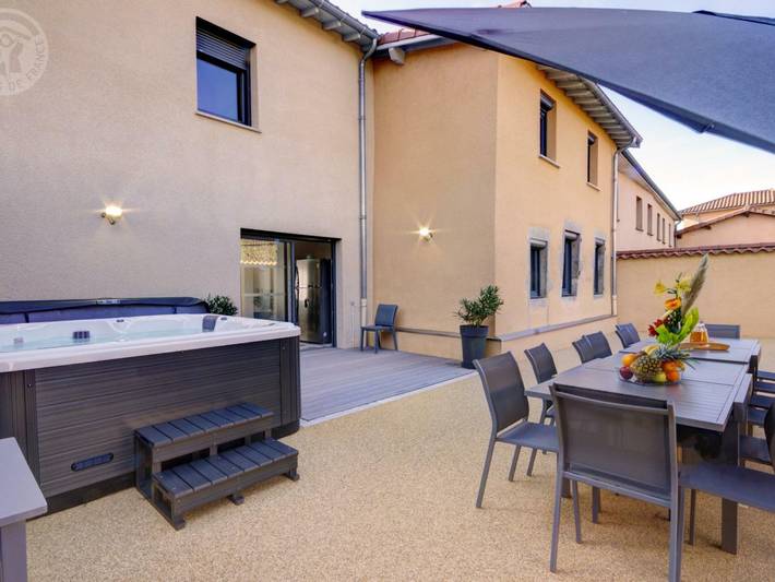 Gîte pour 12 personnes, avec jardin dans Montbrison - 3