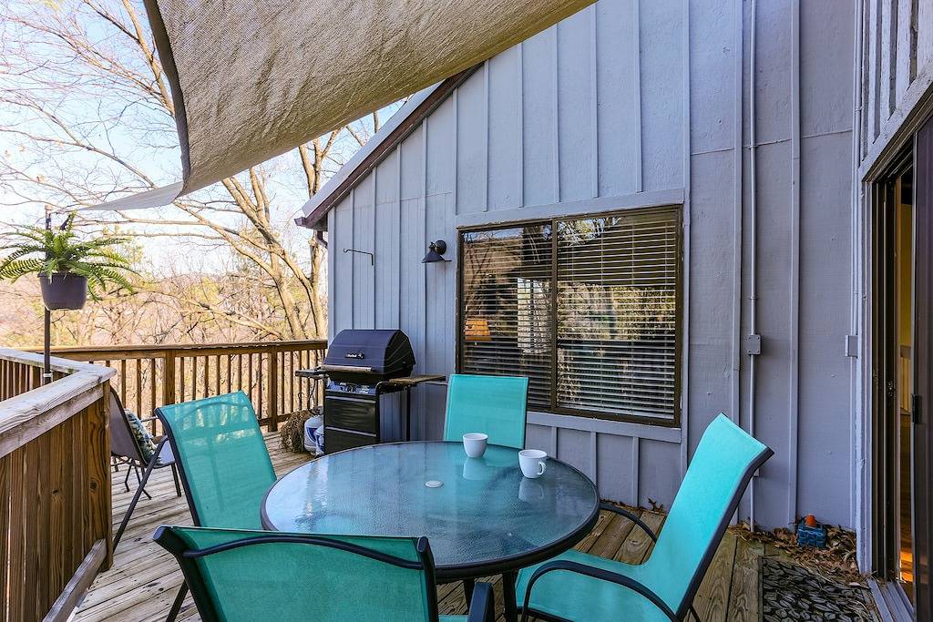 Tree top home in Massanutten Resort in great location next to slopes in Massanutten, Blue Ridge Mountains