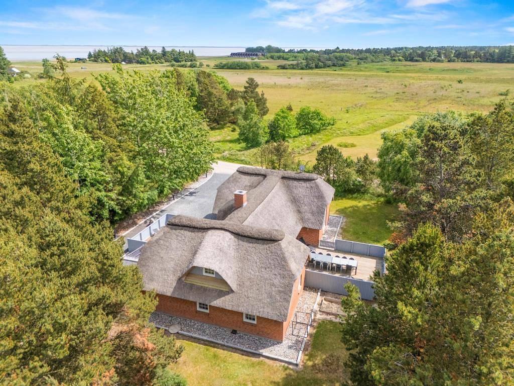 Klassisches Reetdachhaus für 12 Personen mit Pool und Sauna in Kongsmark, Rømø