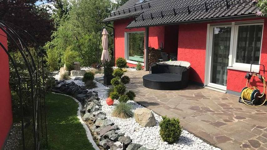 Ferienwohnung für 5 Personen, mit Garten und Ausblick sowie Pool in Schauenstein