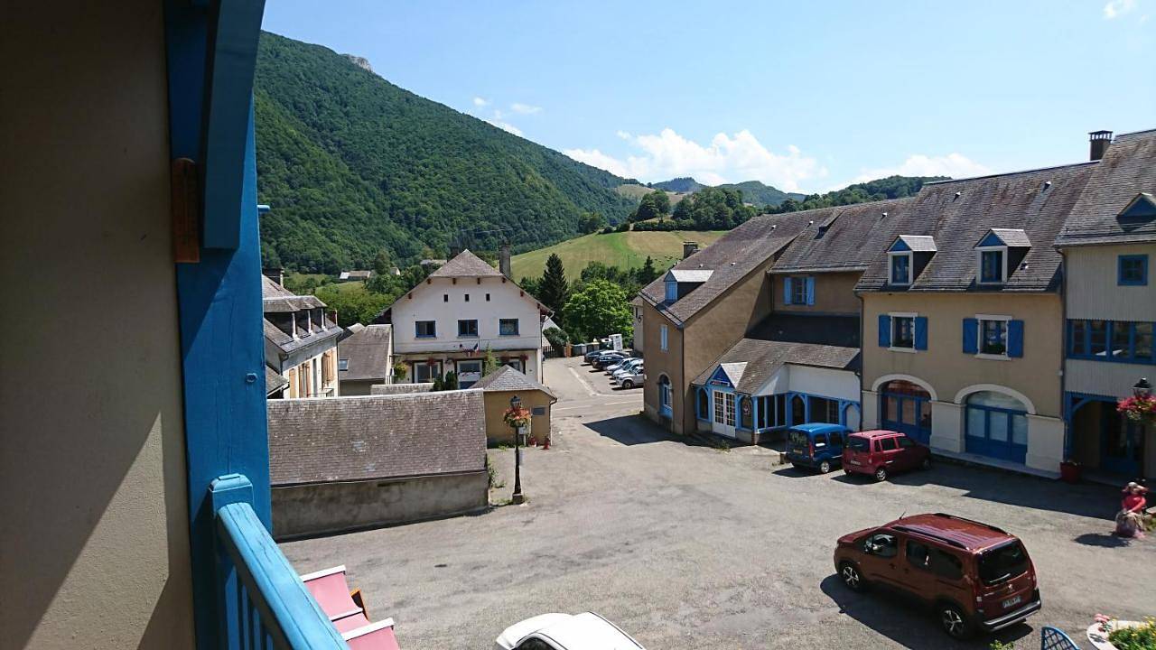 Appartement entier, Joli studio avec balcon donnant sur la montagne in Sainte Marie de Campan, Campan