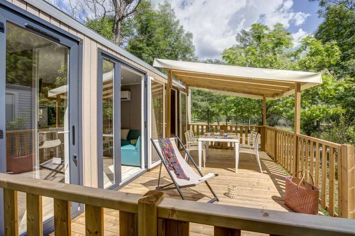 Mobil home pour 4 personnes, avec terrasse ainsi que piscine et jardin, adapté aux familles à Saint-Crépin-et-Carlucet - 2