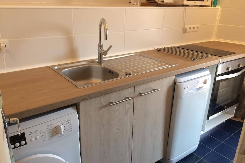 Appartement entier, Studio - Calvi sur les remparts de la citadelle vue mer et montagne in Calvi, Région de Calvi