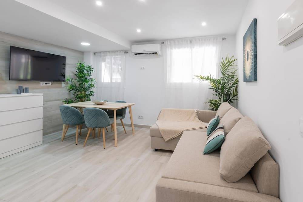 Appartamento intero, Maritim beach apartment+aacc+pking+pool in Castelldefels, Baix Llobregat