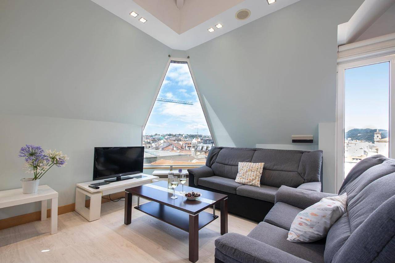 Ganze Wohnung, Luxury Duplex Penthouse With Terrace-Old Town in Playa de la Concha, San Sebastian