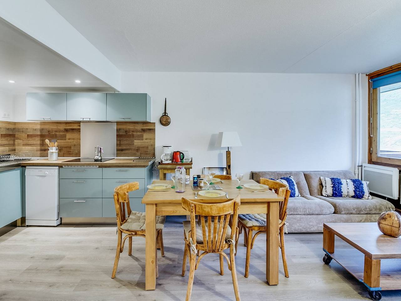 Ganze Wohnung, 6-Personen-Wohnung, 2 Schlafzimmer, Balkon, überdachter Parkplatz, nahe Pisten in La Mongie, Bagnères-de-Bigorre