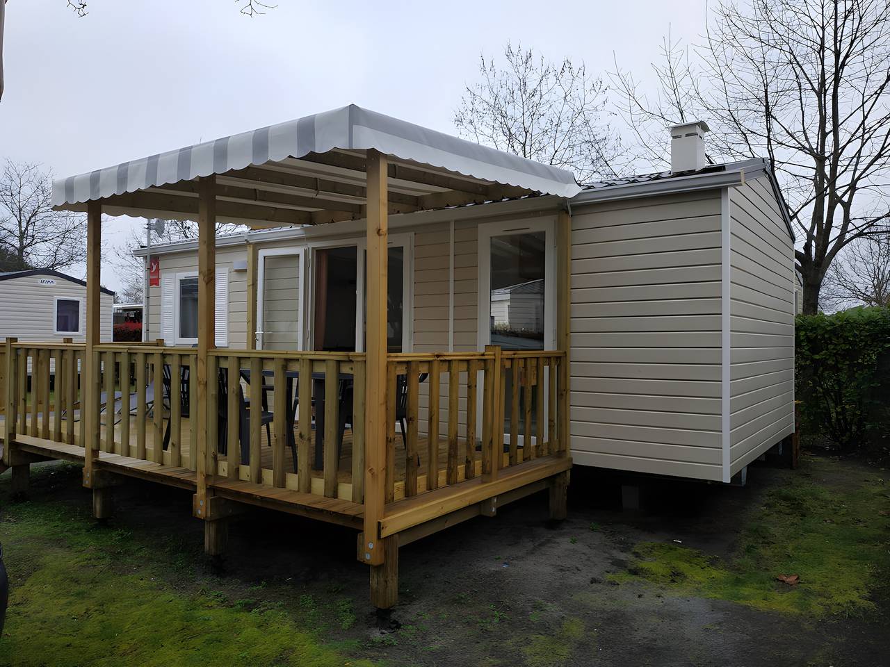 Mobile Home '4 Personnes, Climatisé' avec piscine partagée, terrasse privée et climatisation in Gastes, Côte d’Argent