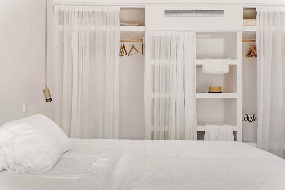 New Mediterranean Villa Puerto de Pollensa Walking distance pinewalk Heated Pool in Puerto de Pollensa, Pollença