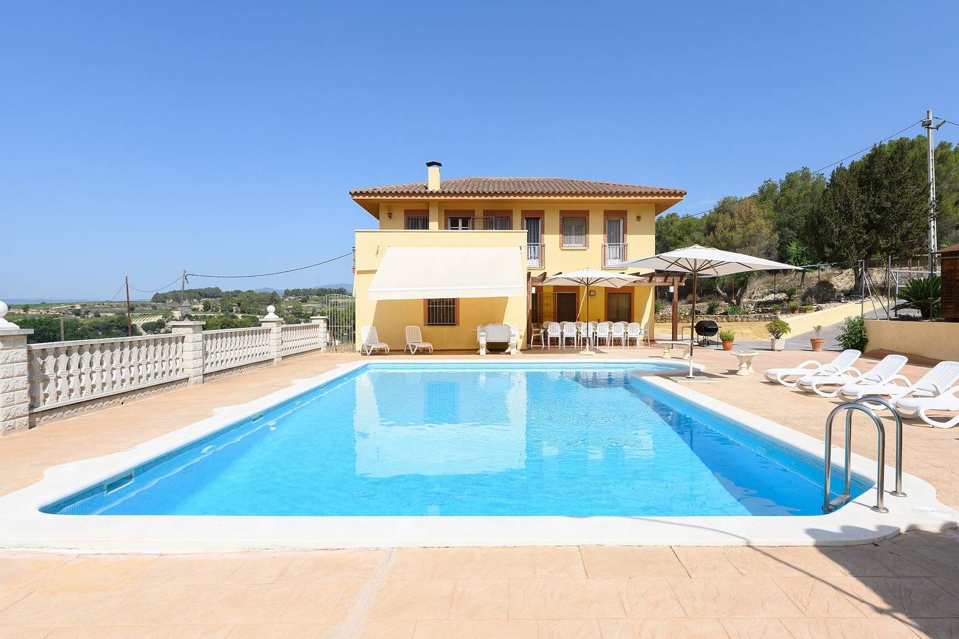 Villa „Cal Vimon“ mit privatem Pool, privaten Terrassen und Wlan in Alt Penedès, Penedes DO