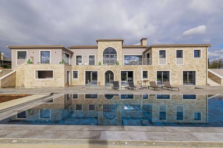 Ferienhaus für 10 Personen, mit Whirlpool und Garten
