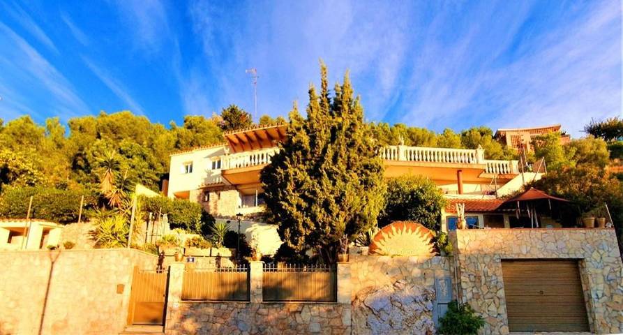 Chambre d’hôte pour 12 personnes, avec jardin ainsi que piscine et vue, animaux acceptés à Sitges - 3